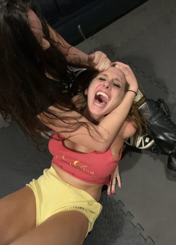 Vanessa vs Tylee: Destroying Tylee, Part 2 - Image 3